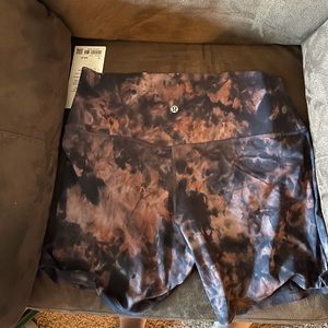 Lululemon 6” High Rise Short